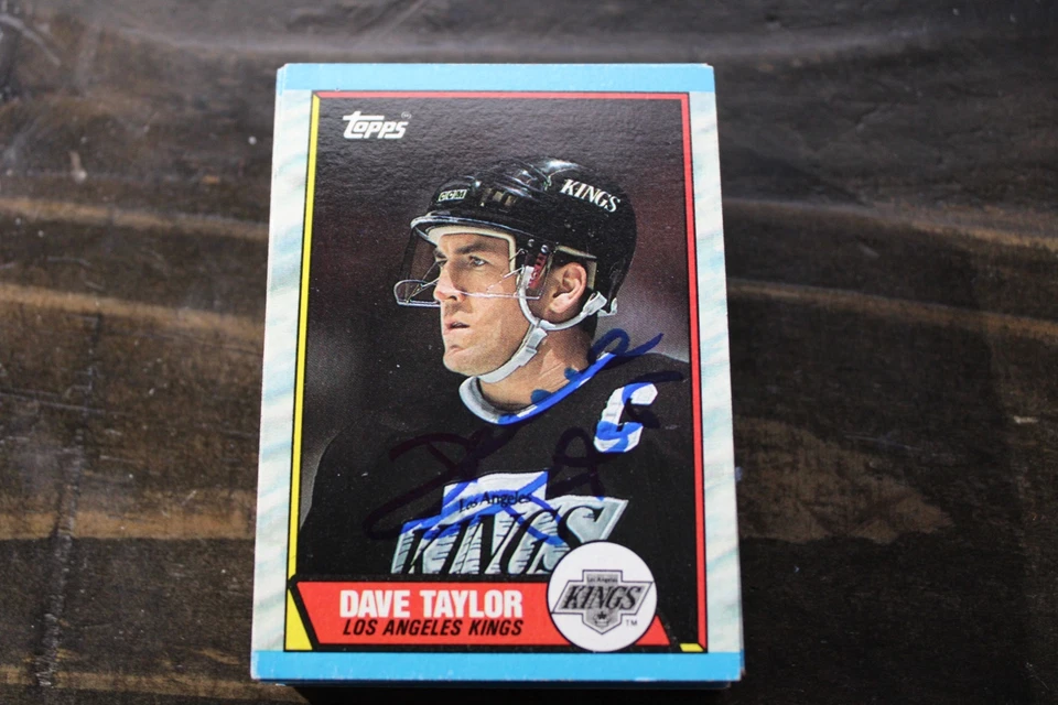 DAVE TAYLOR  LA KINGS  1989-90 TOPPS  AUTOGRAPHED CARD - Image 1 of 1