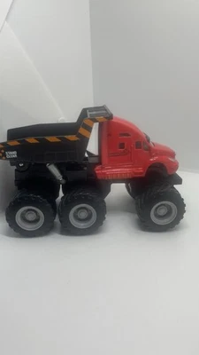 Maisto Builder Zone Quarry Monster 拉回发条污垢自卸车 #12120 — 第 1/4 张图片