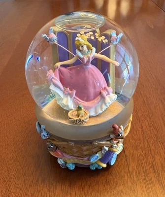 Globo de nieve musical vintage Disney princesa Cenicienta Enesco estado de funcionamiento Foto 1 de 4