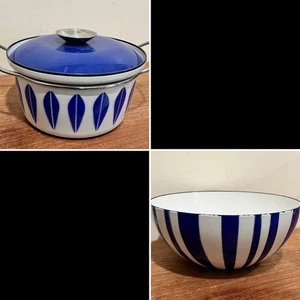 Catherineholm Scandinavian Cobalt Blue Lotus Enameled Dutch Oven & Serving Dish - Picture 1 of 12