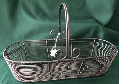 RAZ - METAL BREAD  BASKET W/ HANDLE  12"L X 5"W X 8"H Cover