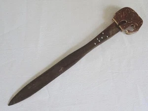 Cuchillo de papel vintage Page Turner concha de coco madera tallada árbol elefante - Imagen 1 de 7