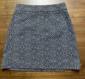 H&M Short Straight Skirt Womens 6 Navy White Print Textured Exposed Zipper - Picture 1 of 5