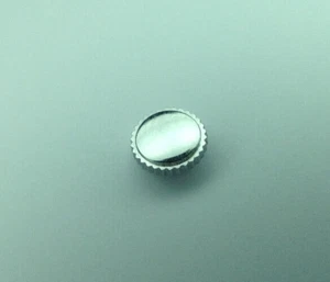 NOS Landeron Kal. 47 48 49 148 149 248 249 Krone 6,8 mm x 2,3 mm - Gewinde 140 - Bild 1 von 3