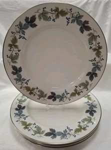 4x Royal Doulton, T.C 1001 Burgund 10,5" Essteller, um 1959-1981 - Bild 1 von 4