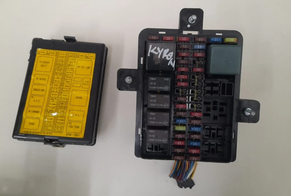 CENTRALINA PORTA FUSIBILI PER SSANGYONG Kyron 1° Serie diesel 2.0 (05>07) - Immagine 1 di 1