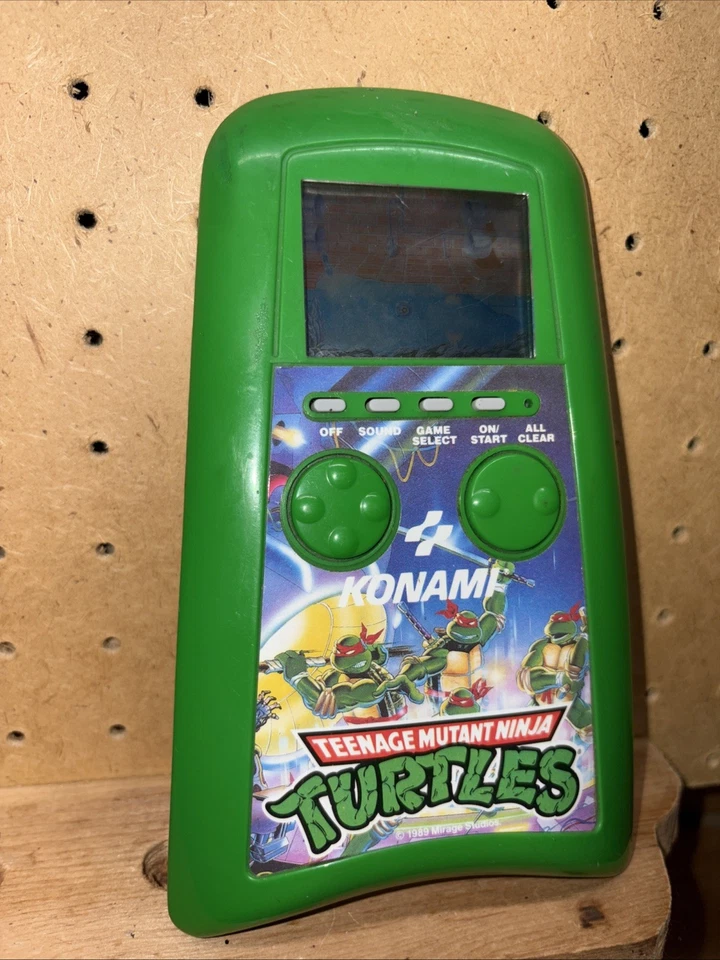 Videojuego portátil Konami de baloncesto TMNT 1991 Teenage Mutant Ninja Turtles Foto 1 de 4