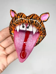 Phone grip. Tiger print lips with fangs. - Picture 1 of 3