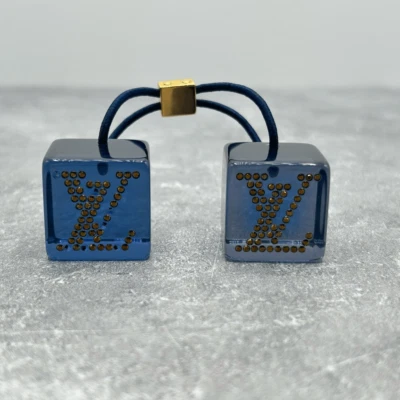 Louis Vuitton Monograma Azul Cubos de Pelo Estrás Cola de Caballo Corbata Accesorio Foto 1 de 4