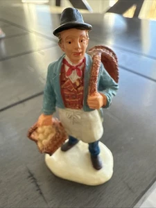 Lemax 2001 Breadman Holiday Seasonal Retired 12478 Woven Basket Fresh Baked - Picture 1 of 4
