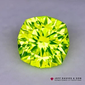 20.22ct LAB Lumo Garnet LuAG - Lutetium Aluminum Garnet - Czochralski - Picture 1 of 2