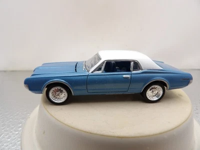 1967 MERCURY COUGAR XR7    2000 JOHNNY LIGHTNING MUSCLE CARS U.S.A.   1:64 - Image 1 of 4