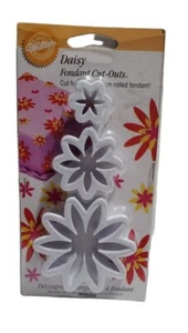 Wilton Daisy Shaped Fondant Cutters Set of 3 New in Original Unopened Package - Picture 1 of 1