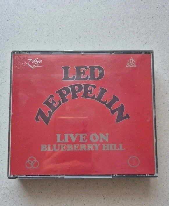 Led Zeppelin CD Live On Blueberry Hill Living Legend - Bild 1 von 4
