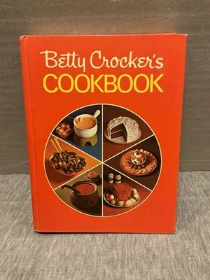 *53 Years Old* Vintage BETTY CROCKER'S COOKBOOK Red Sears Holiday Edition 1972 Foto 1 de 4