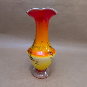 Jarrón vintage de cristal de Murano amarillo rojo naranja brillo UV borde festoneado retro - Imagen 1 de 8