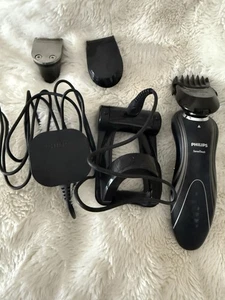 Philips Series 7000 Wet and Dry Electric Shaver - Picture 1 of 6