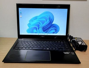 Fujitsu Lifebook UH55M Laptop Windows11 Core i7 8GB RAM 256GB SSD Touchscreen Jp - Picture 1 of 12