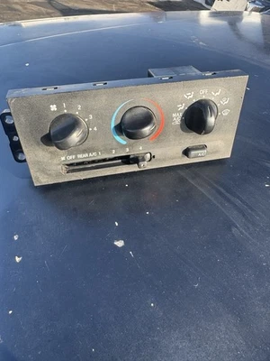 99-2002 Calentador Climatizador Control Temperatura Frontal SE QUEST Foto 1 de 4