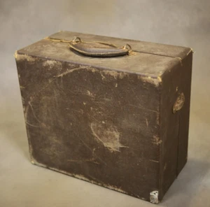 Antica cassa in legno Bassett vintage scatola portaoggetti serratura maniglia - Foto 1 di 18