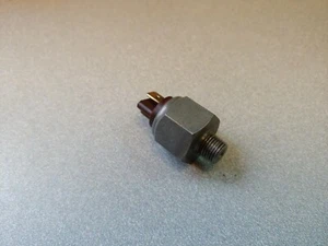 NICE ORIGINAL GENUINE ATE PORSCHE 911 912 914 914-6 2 POLE BRAKE WARNING SWITCH - Picture 1 of 3