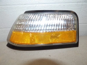 PONTIAC GRAND AM 89-1991 LH DRIVERS SIDE MARKER LIGHT AMBER CLEAR Fender mounted - Picture 1 of 3