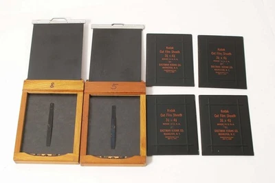 C13504~ 3X4 - TWO FOLMER GRAFLEX 3 ¼ x 4 ¼ Plate Holder & 4 Film Sheaths - USED - Image 1 of 4