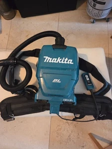 Makita DVC 260 Back pack Vacuum 36v (no batteries) - Picture 1 of 8