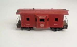 HO train red CABOOSES Rock Island Santa Fe 2226 B&O - Picture 1 of 6