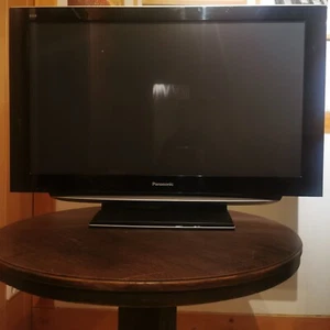 Panasonic Plasma TV 42 Zoll mit Standfuss - Bild 1 von 2