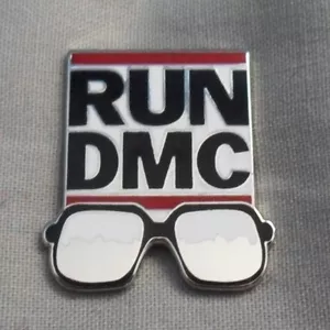 **NEU** Run DMC Emaille Pin Anstecker. Hip-Hop, Def Jam, Beastie Boys, Eminem - Bild 1 von 1