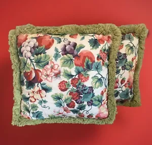 Pier 1 VTG Green White Floral Berry Fruit Throw Fringe Pillow REVERSIBLE 17” - Picture 1 of 4