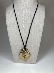 Avon Vintage Halskette Unlock My Heart goldfarben Herz und Schlüssel Anhänger schwarze Kordel - Bild 1 von 6