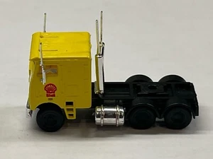 Con-Cor Flat Nose Semi Tractor Truck Shell Oil Yellow Cab N-Scale Fast Shipping - Picture 1 of 6