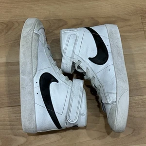Nike Blazer Mid 77 Weiß Schwarz Sneaker DA4087-100 Kinder Größe 13,5C - Bild 1 von 8