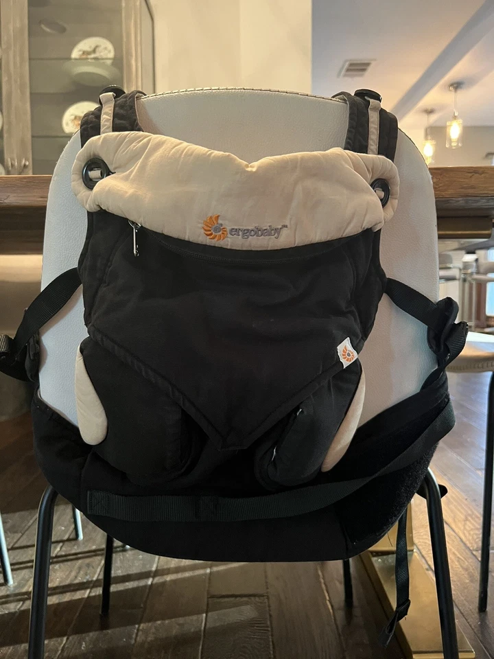 Ergobaby 360 Black & Camel Carrier - Изображение 1 из 1