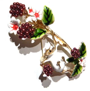 DORMOUSE & RASPBERRY FLORAL BROOCH field wild berry flower cottagecore pin T1 - Picture 1 of 6