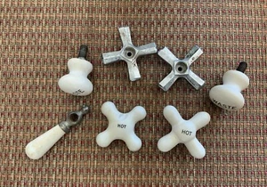 Vintage….bathroom knobs - Picture 1 of 5