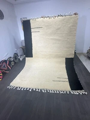 Modern Abstract Moroccan Wool white and black  Rug - &  Art Deco Design - Image 1 of 4