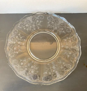 "Plato para servir pastel de cristal grabado festoneado Cambridge Portia de colección 14""" - Imagen 1 de 6