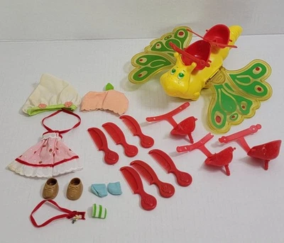 1981 Kenner Strawberry Shortcake Flitter Bit Butterfly Vehicle & Accessories  - Image 1 of 4