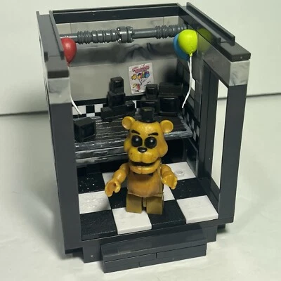 The Office With Golden Freddy Five Nights at Freddy's/FNAF McFarlane Lego - Image 1 of 4