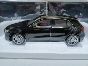 Modellino auto apribile Norev 1:18 Mercedes Benz CLA W177 2018 in lega nera classe A - Foto 1 di 9