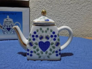 Mini Tetera Decorativa Corazón Flores Hojas - Imagen 1 de 12