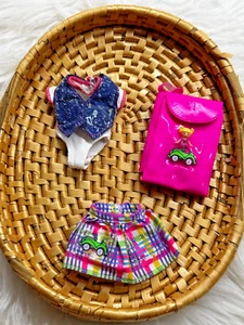 De colección Barbie Stacie Muñeca Polly Pocket Conjunto Mochila con TODAS LAS 3 Muñecas Falda Top - Imagen 1 de 9