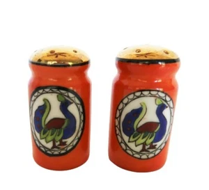 Vintage orange & gold tone ceramic peacock design salt & pepper shakers Japan - Imagen 1 de 6