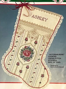 "Kit de medias de punto de cruz contado de Navidad Bucilla rosa victoriana 82733 de colección 18""" - Imagen 1 de 4
