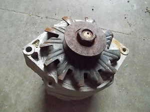 Farmall Allis John Deere IH AC Tractor 12V alternator w/ belt pulley - Picture 1 of 4