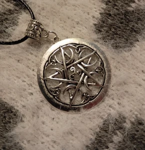 ~ Impresionante Collar Pentagrama Imitación Cuero Sanación Wicca Pagano 18" - Imagen 1 de 2