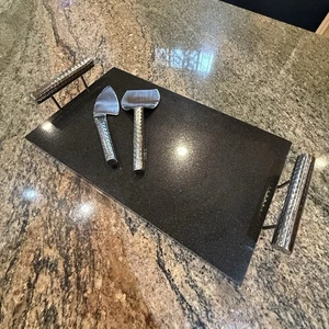 Granit Servierbrett mit Griffen + 2 Käsemesser Wurstwaren Tablett Set - Bild 1 von 7